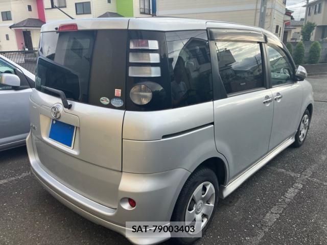 Toyota SIENTA 2010-06 7224963-6