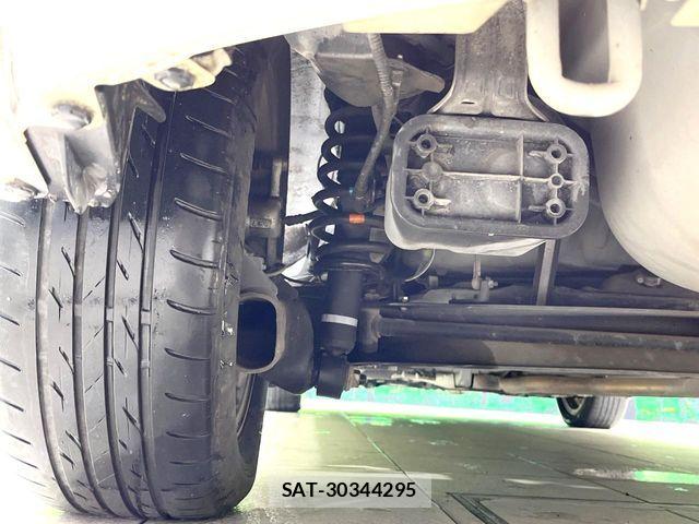 Toyota SIENTA 2016-09 7224989-19