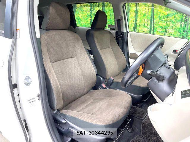 Toyota SIENTA 2016-09 7224989-7