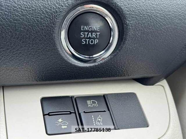 Toyota SIENTA 2016-05 7224979-6
