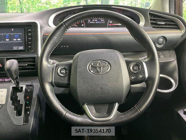 Toyota SIENTA 2016-05 7252301-11