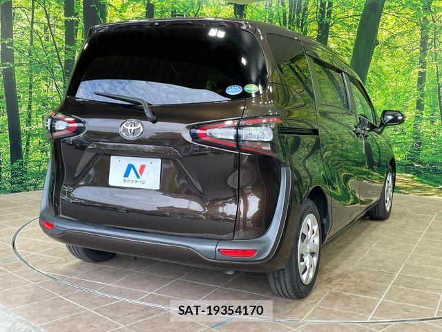 Toyota SIENTA 2016-05 7252301-17