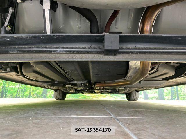 Toyota SIENTA 2016-05 7252301-19