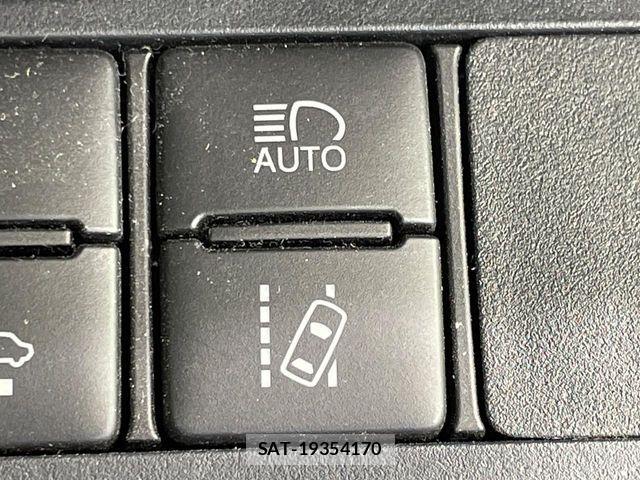 Toyota SIENTA 2016-05 7252301-6