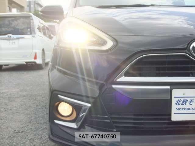 Toyota SIENTA 2017-04 7252308-16