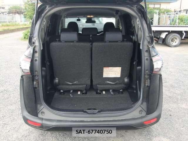 Toyota SIENTA 2017-04 7252308-17