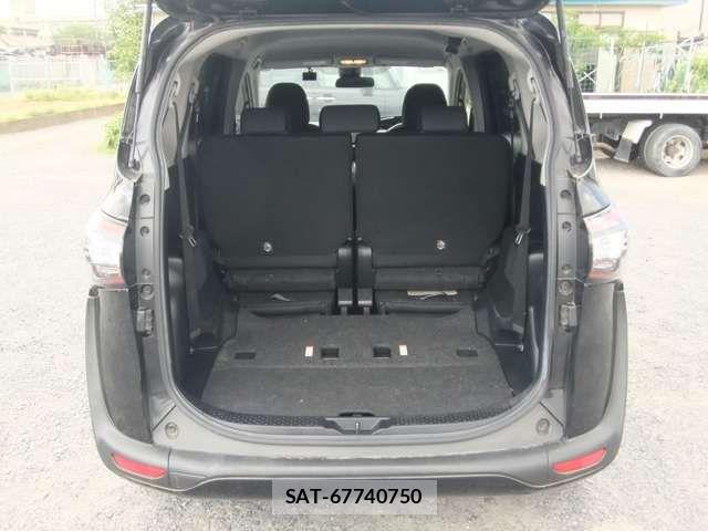 Toyota SIENTA 2017-04 7252308-18