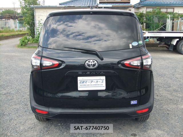 Toyota SIENTA 2017-04 7252308-21