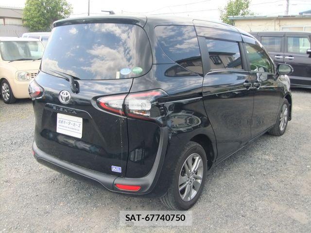 Toyota SIENTA 2017-04 7252308-22