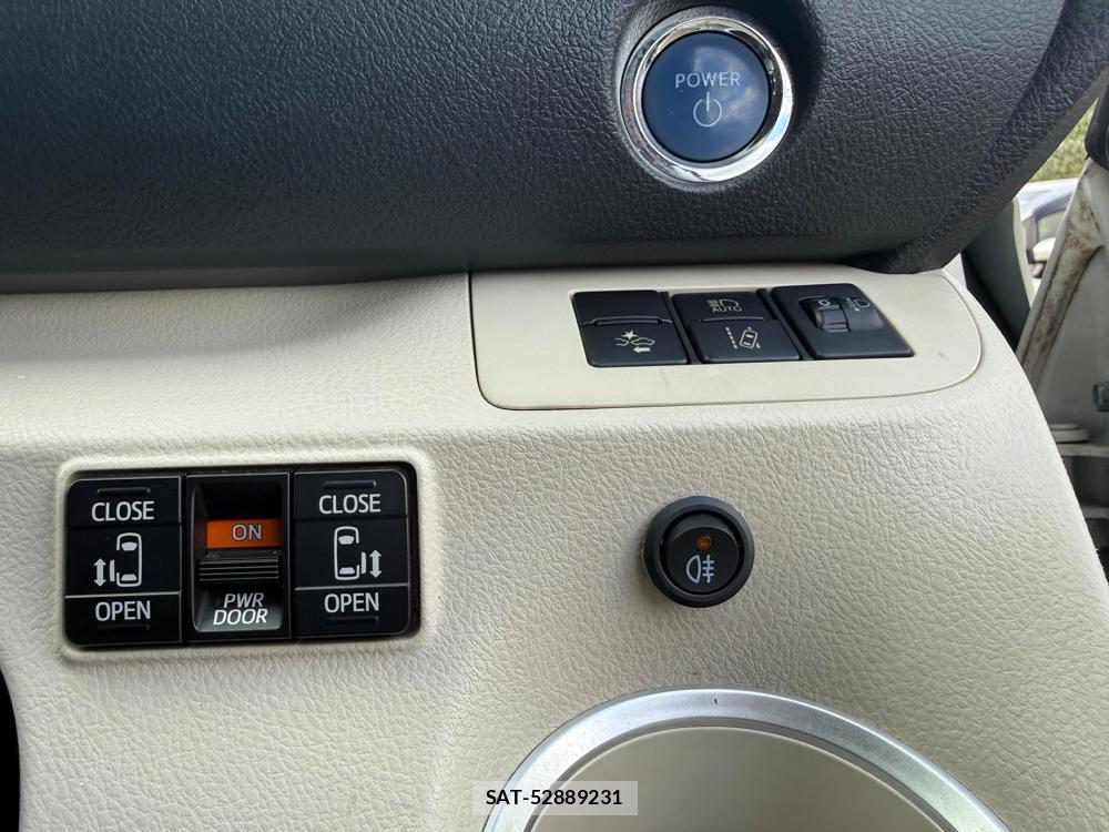 Toyota SIENTA 2016-04 1254477-18