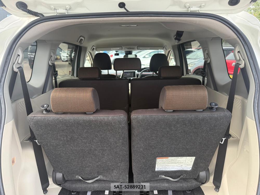 Toyota SIENTA 2016-04 1254477-25