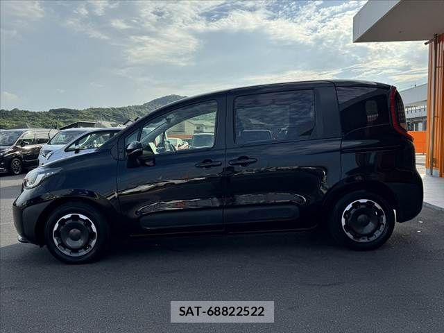Toyota SIENTA 2023-11 7252290-11