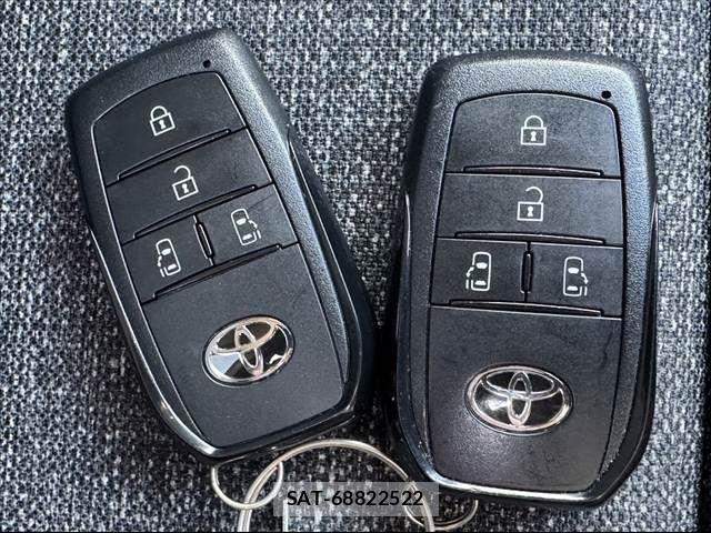 Toyota SIENTA 2023-11 7252290-28