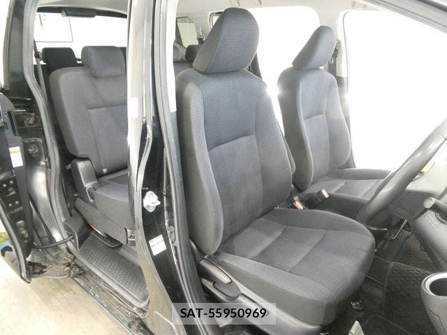 Toyota SIENTA 2017-04 7252306-12