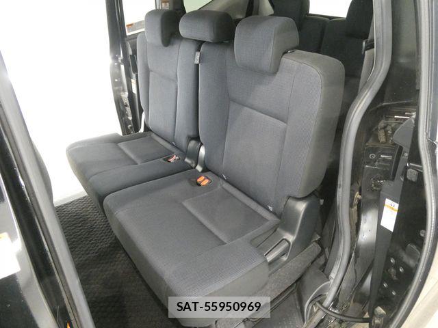 Toyota SIENTA 2017-04 7252306-16