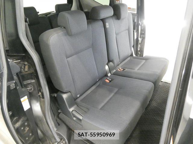 Toyota SIENTA 2017-04 7252306-17