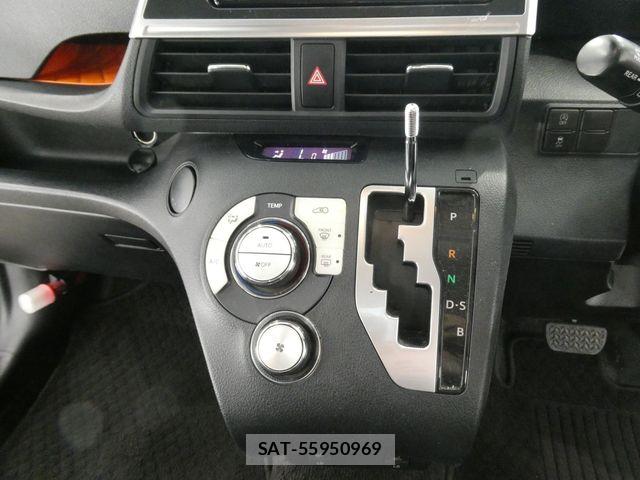 Toyota SIENTA 2017-04 7252306-25