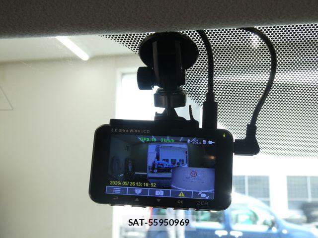 Toyota SIENTA 2017-04 7252306-28