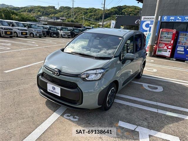 Toyota SIENTA 2023-04 7252300-11