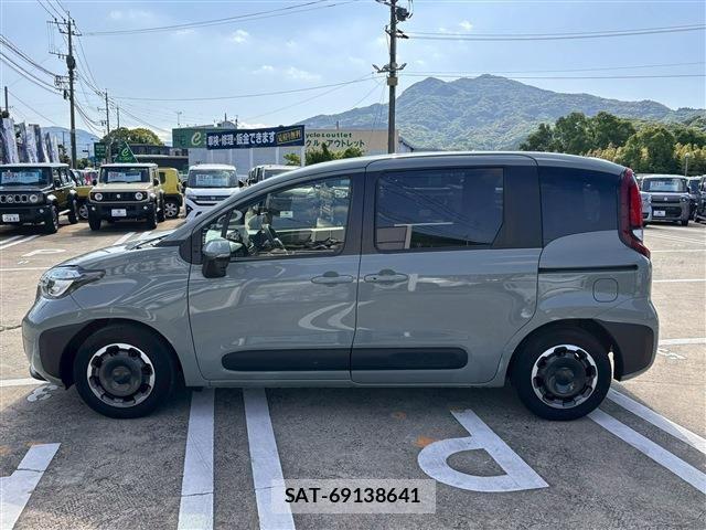 Toyota SIENTA 2023-04 7252300-12