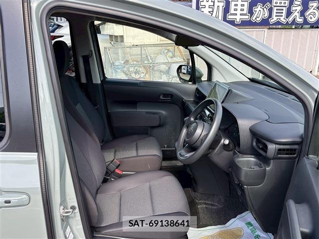 Toyota SIENTA 2023-04 7252300-18