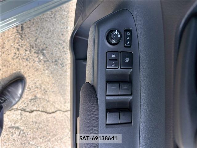Toyota SIENTA 2023-04 7252300-19