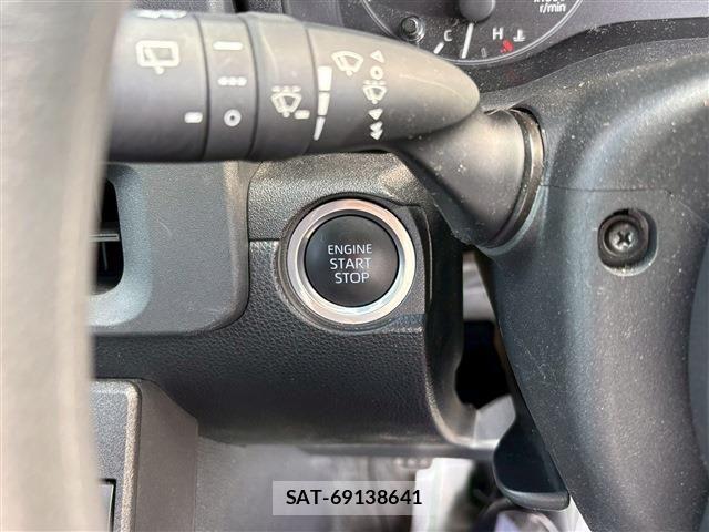 Toyota SIENTA 2023-04 7252300-20