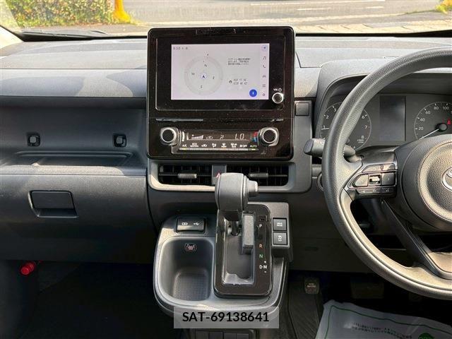 Toyota SIENTA 2023-04 7252300-24