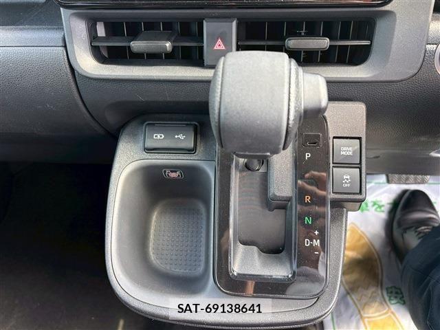 Toyota SIENTA 2023-04 7252300-26