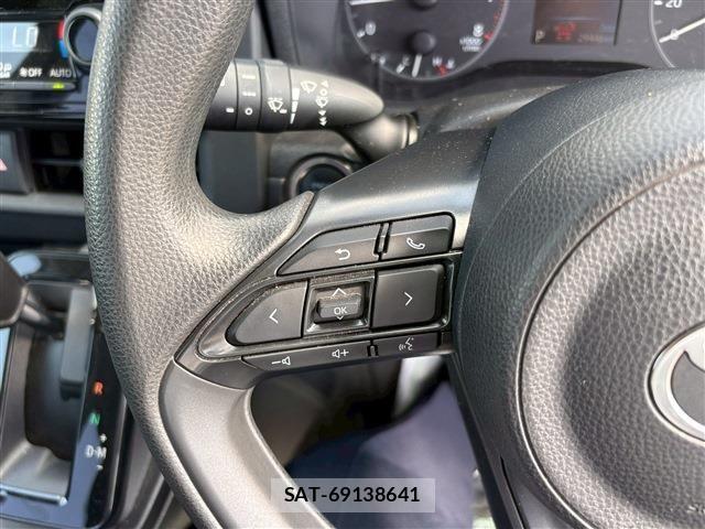 Toyota SIENTA 2023-04 7252300-28
