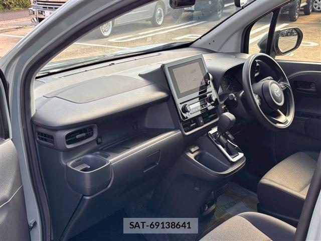 Toyota SIENTA 2023-04 7252300-4