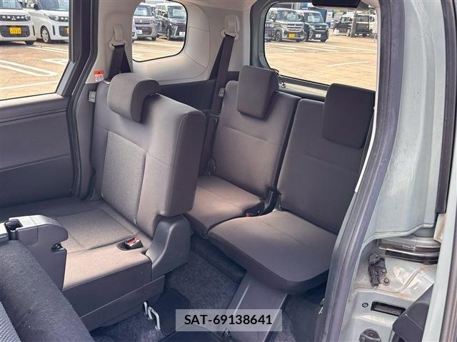 Toyota SIENTA 2023-04 7252300-6