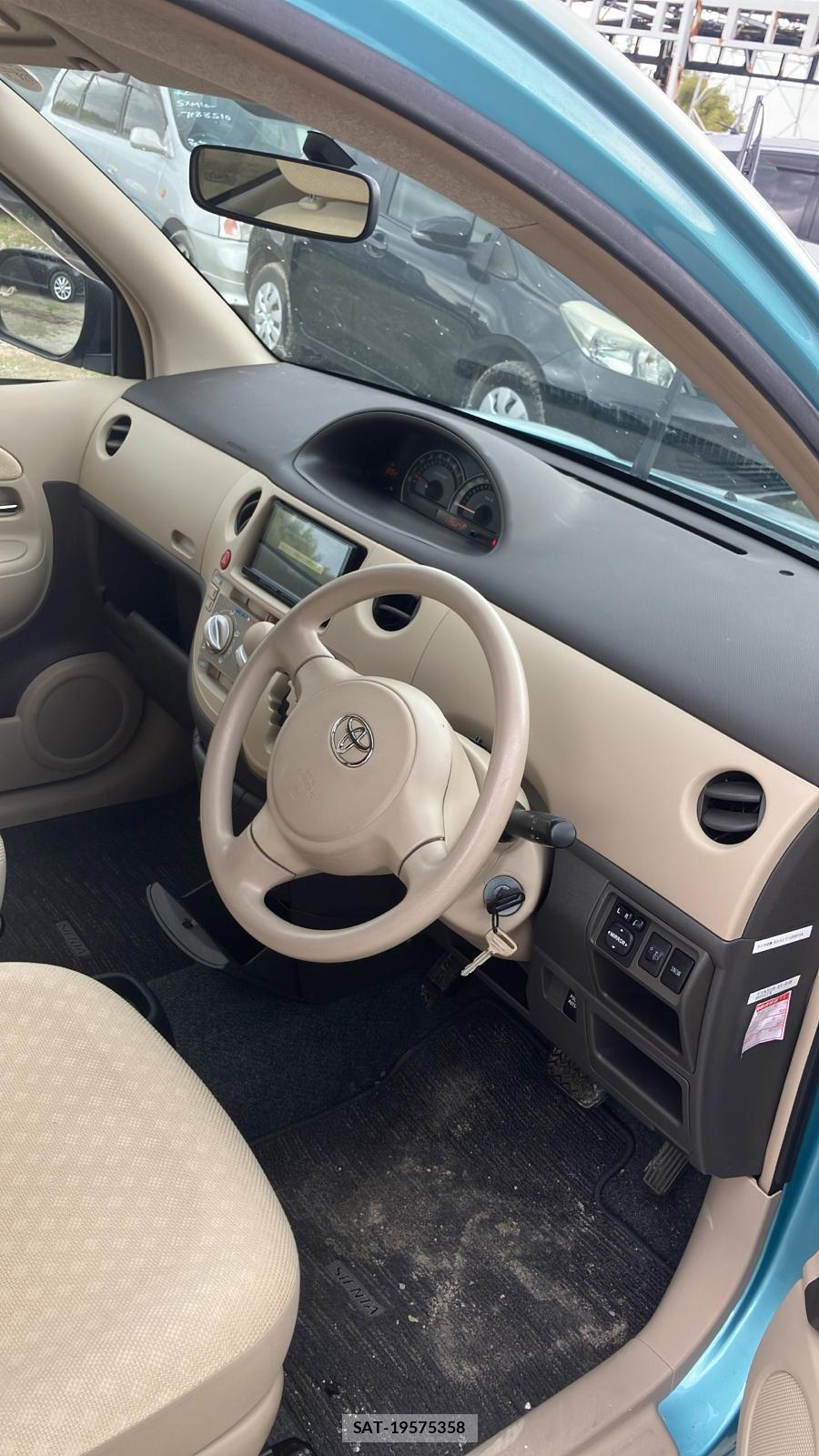 Toyota SIENTA 2009 6341214-11