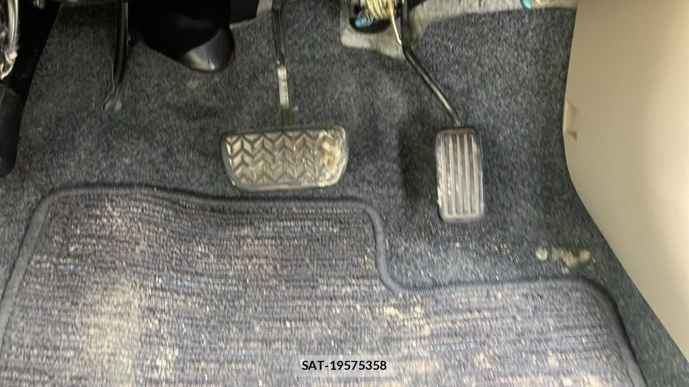 Toyota SIENTA 2009 6341214-17