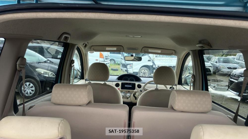 Toyota SIENTA 2009 6341214-18