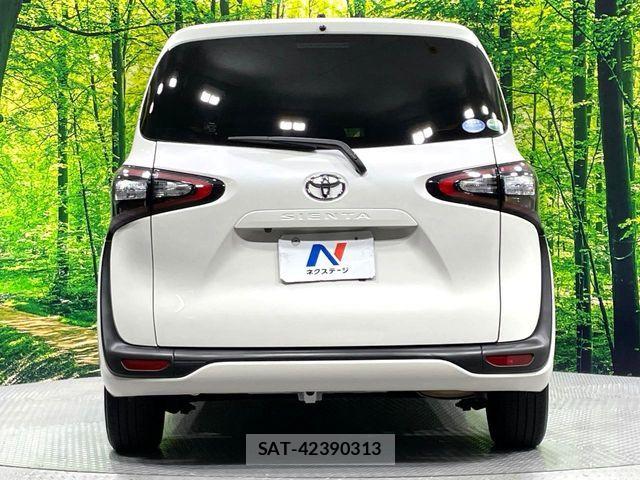 Toyota SIENTA 2015-10 7252302-16