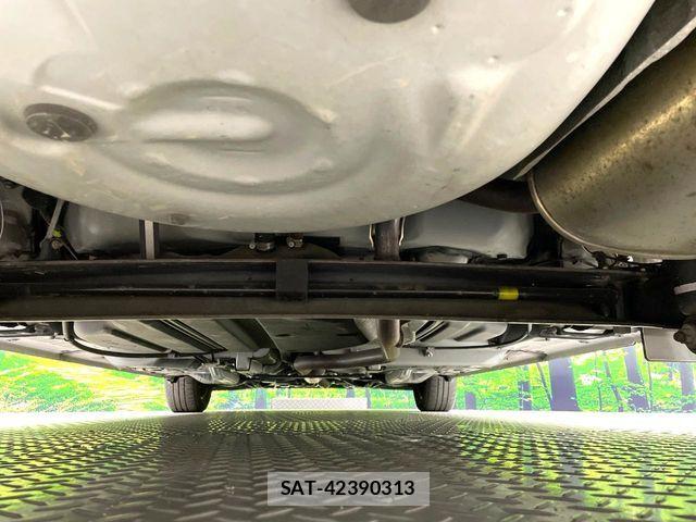 Toyota SIENTA 2015-10 7252302-18