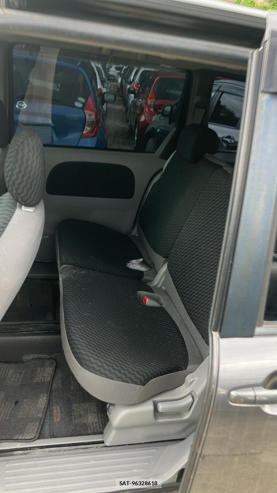 Toyota SIENTA 2010 6435210-9