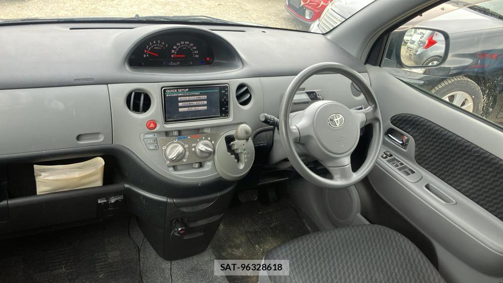 Toyota SIENTA 2010 6435210-12