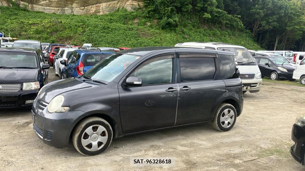 Toyota SIENTA 2010 6435210-1