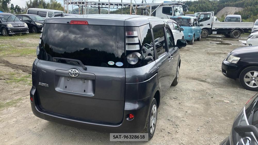 Toyota SIENTA 2010 6435210-4