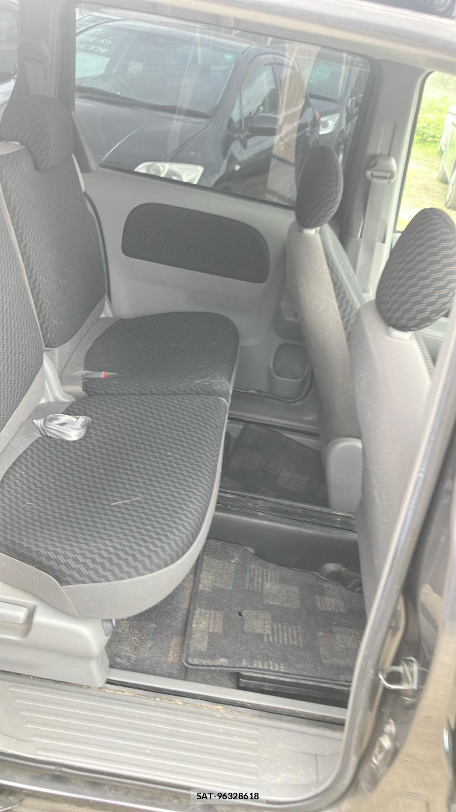 Toyota SIENTA 2010 6435210-8