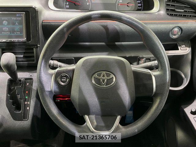 Toyota SIENTA 2015-08 7252305-12