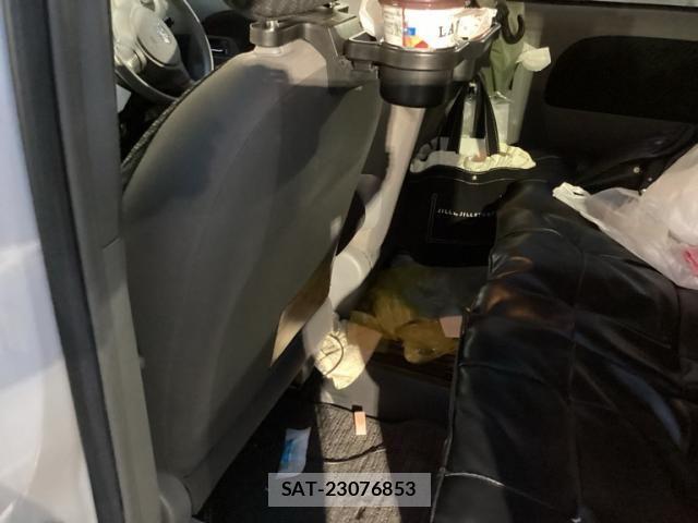 Toyota SIENTA 2010-04 7252307-11