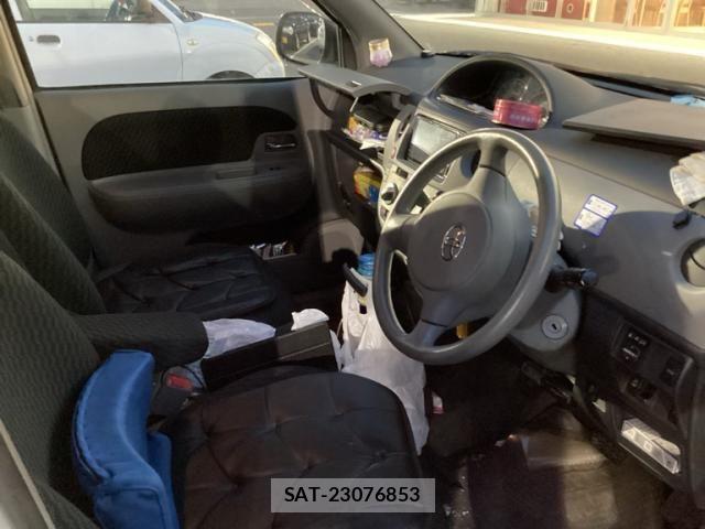 Toyota SIENTA 2010-04 7252307-17