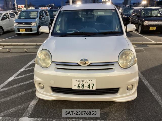 Toyota SIENTA 2010-04 7252307-18