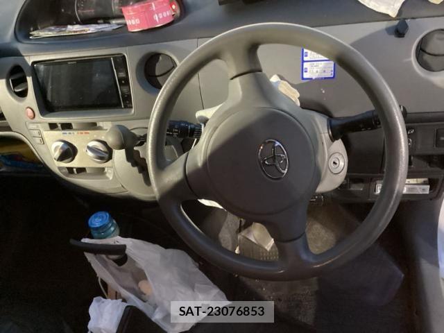 Toyota SIENTA 2010-04 7252307-20