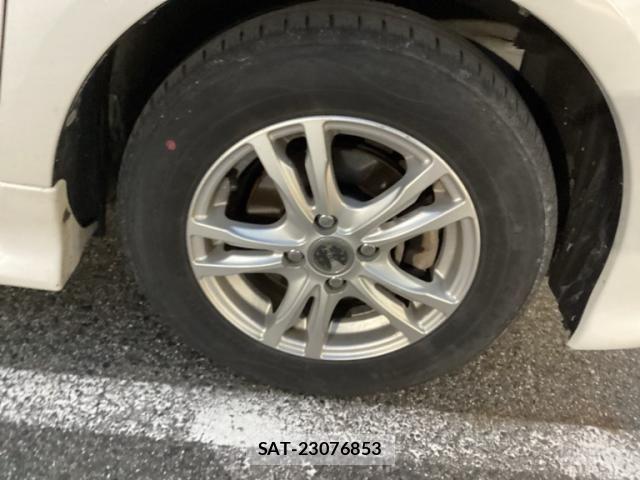 Toyota SIENTA 2010-04 7252307-2