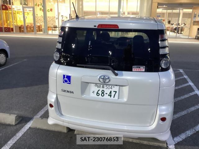 Toyota SIENTA 2010-04 7252307-6