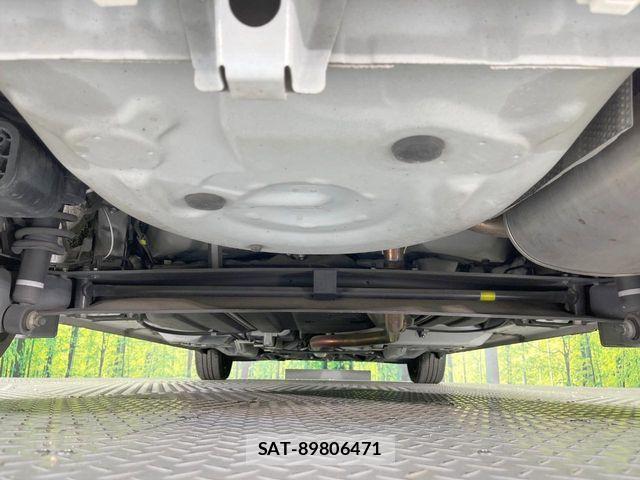 Toyota SIENTA 2017-07 7252304-19